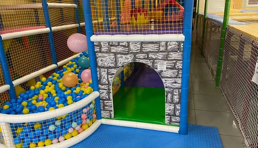 Детский игровой лабиринт "Замок"