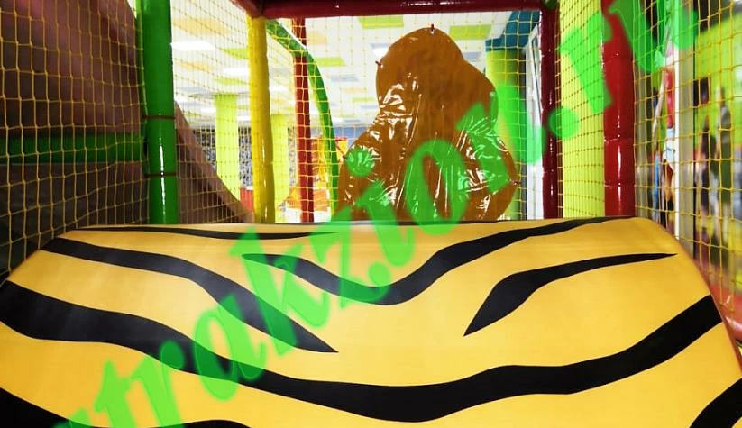 Детский игровой лабиринт «Зебра» со скалолазкой